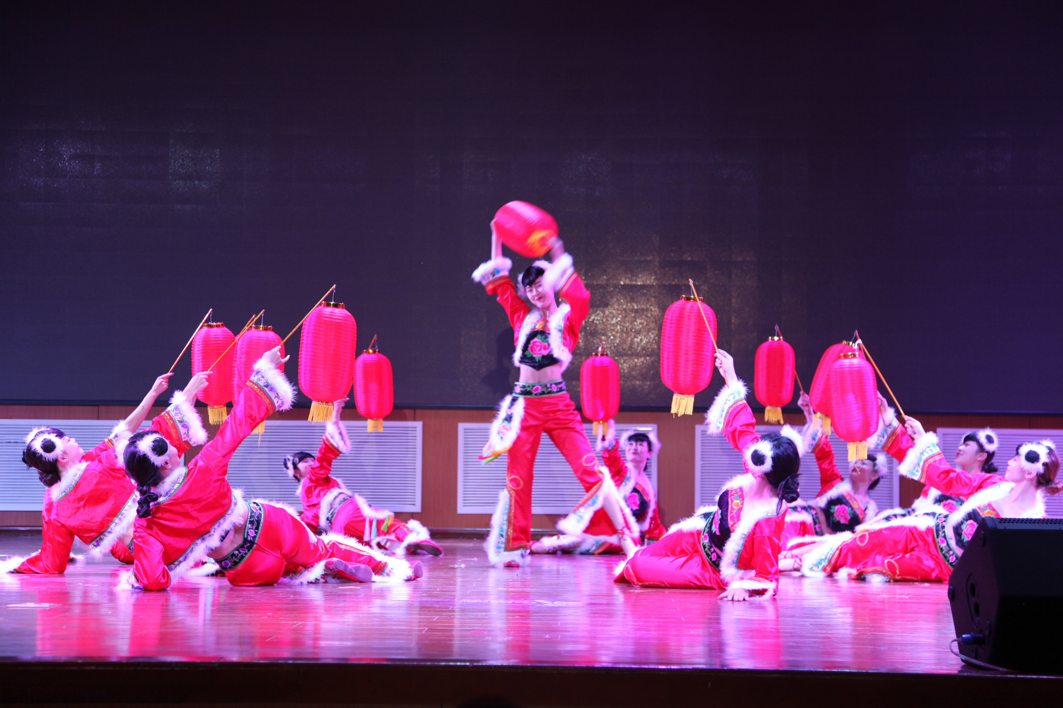 報(bào)告廳和朗誦照片