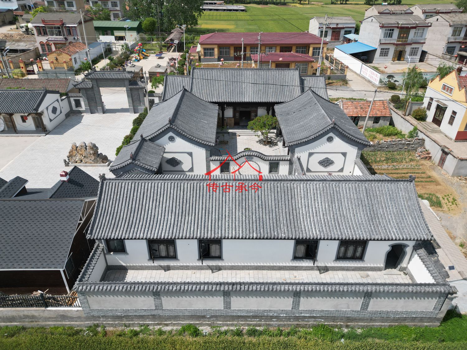 鄉(xiāng)村中式合院 建成案例、宅基地合院 實(shí)景航拍圍合式中式合院 院落布局